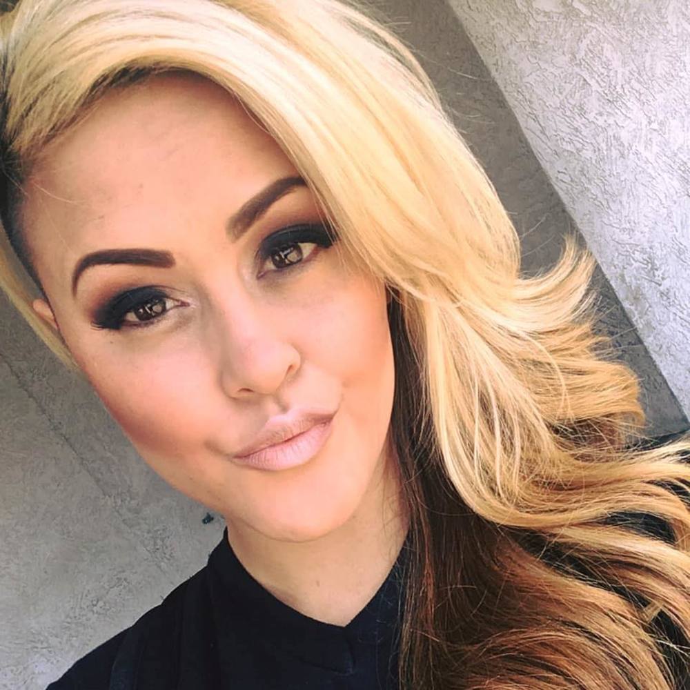 Meet your Posher, Courtney